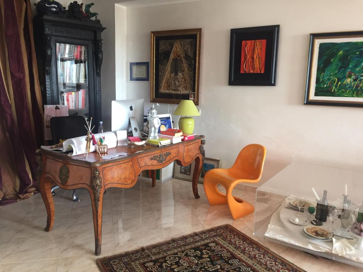 Joy Bed And Breakfast 奥比索拉玛里纳 外观 照片