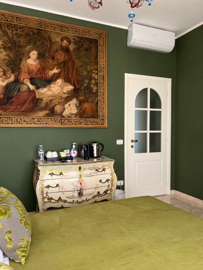 Joy Bed And Breakfast 奥比索拉玛里纳 外观 照片
