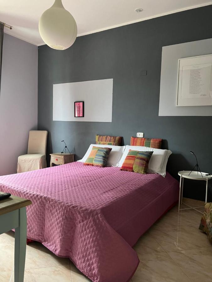 Joy Bed And Breakfast 奥比索拉玛里纳 外观 照片